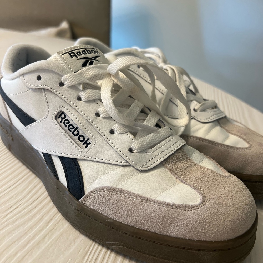 Men’s reebok sneakers 8.5